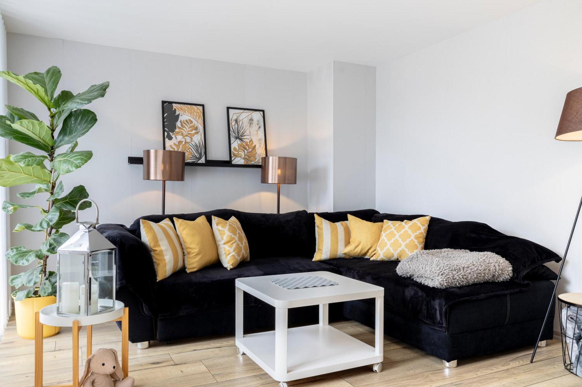 Design Maisonette - 24H Self-Check-In - Bis 7 Pers - In Direkter Weihernaehe - Parkplatz - Wifi - Balkon -Terrasse - Radwege Schiffweiler Exterior photo